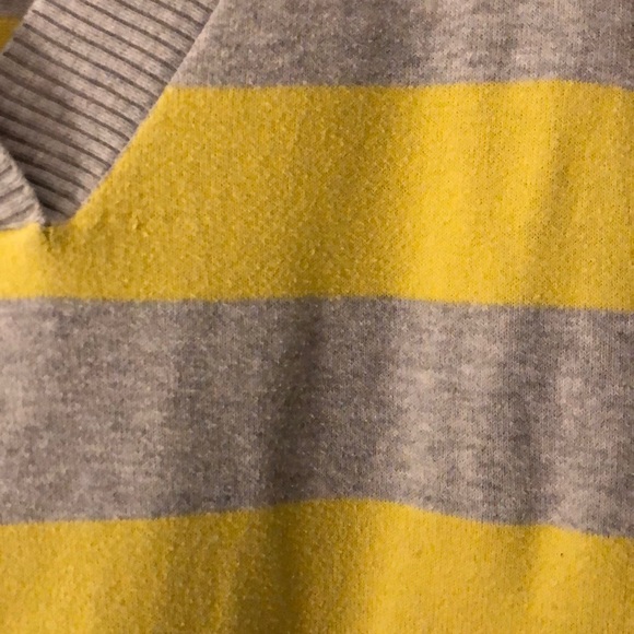 Gap sweater - Picture 2 of 3